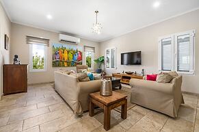 Amazing 4BR 3BA Villa Palm Beach w NEW Pool