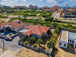 Amazing 4BR 3BA Villa Palm Beach w NEW Pool