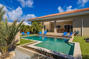 Amazing 4BR 3BA Villa Palm Beach w NEW Pool
