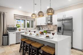 Amazing 4BR 3BA Villa Palm Beach w NEW Pool