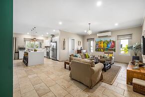 Amazing 4BR 3BA Villa Palm Beach w NEW Pool