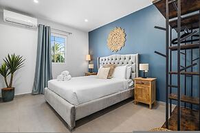 Amazing 4BR 3BA Villa Palm Beach w NEW Pool