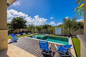 Amazing 4BR 3BA Villa Palm Beach w NEW Pool