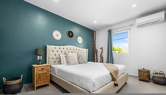 Amazing 4BR 3BA Villa Palm Beach w NEW Pool