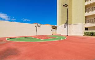 1BR 2BA Corner Condo on Top Floor w Amazing Views