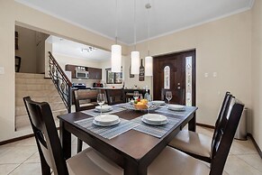 Beautiful Gold Coast Gem Pools Tennis Gym