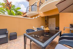 Beautiful Gold Coast Gem Pools Tennis Gym