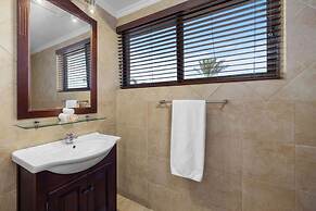 Beautiful Gold Coast Gem Pools Tennis Gym