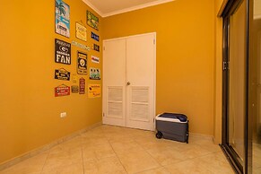 Beautiful Gold Coast Gem Pools Tennis Gym