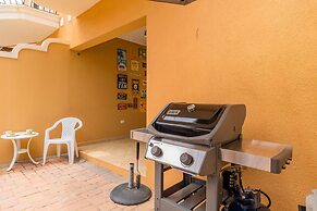 Beautiful Gold Coast Gem Pools Tennis Gym