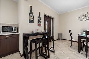 Beautiful Gold Coast Gem Pools Tennis Gym