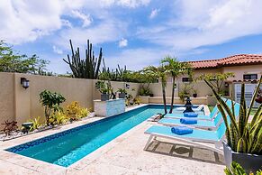 Luxury New 5 Location Pool Outdoor Kitchen