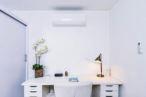 Luxury New 5 Location Pool Outdoor Kitchen