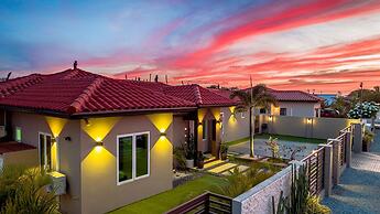Luxury New 5 Location Pool Outdoor Kitchen