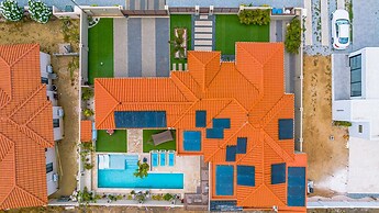 Luxury New 5 Location Pool Outdoor Kitchen