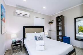 Luxury New 5 Location Pool Outdoor Kitchen