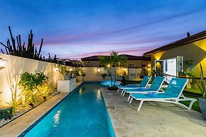 Luxury New 5 Location Pool Outdoor Kitchen