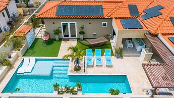 Luxury New 5 Location Pool Outdoor Kitchen