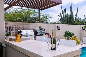Luxury New 5 Location Pool Outdoor Kitchen