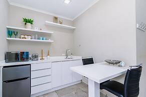 Luxury New 5 Location Pool Outdoor Kitchen