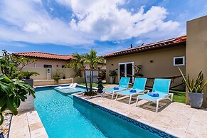 Luxury New 5 Location Pool Outdoor Kitchen