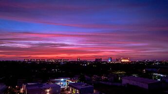 Luxury New 5 Location Pool Outdoor Kitchen