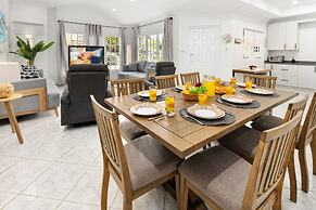 Cozy 3BR Town Home in Gated Community Palm Beach