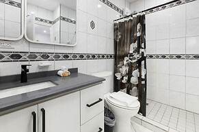 Cozy 3BR Town Home in Gated Community Palm Beach