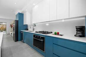 Brand NEW Private Pool King Beds Palmbeach