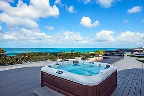 Eagle Beach Modern 2br2ba Beachfront Condo w Pool