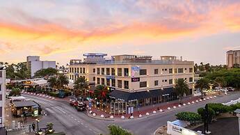 Modern Corner Unit Pool Steps From Palm Beach
