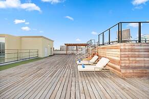 Modern Corner Unit Pool Steps From Palm Beach