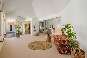 Colonial Modern Villa Sleep 14-pool Palapa Court