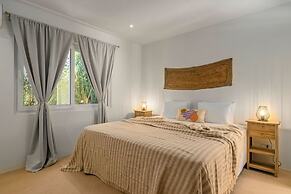 Colonial Modern Villa Sleep 14-pool Palapa Court