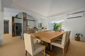 Colonial Modern Villa Sleep 14-pool Palapa Court