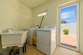 Colonial Modern Villa Sleep 14-pool Palapa Court