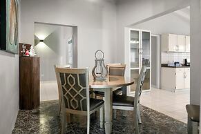 Large Villa-pool-6 Room-sleeps 14-nearby Marriott