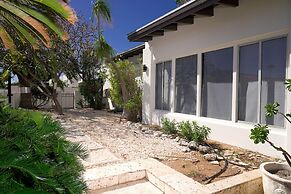 Large Villa-pool-6 Room-sleeps 14-nearby Marriott