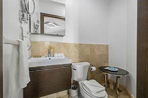 Fantastic 1BR Condo w Amazing Views Amenities