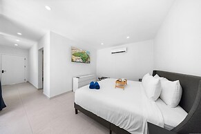 Brand NEW Villa Central Location Private Pool