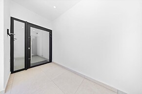 Brand NEW Villa Central Location Private Pool