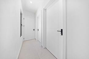 Brand NEW Villa Central Location Private Pool