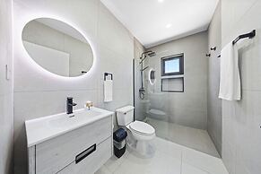 Brand NEW Villa Central Location Private Pool