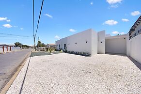 Brand NEW Villa Central Location Private Pool