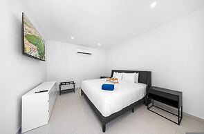 Brand NEW Villa Central Location Private Pool