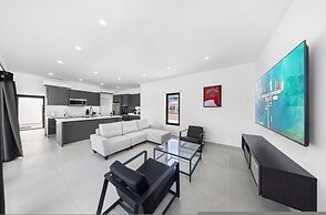 Brand NEW Villa Central Location Private Pool