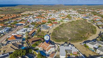Charming Cozy Studio With Patio Near the Beach
