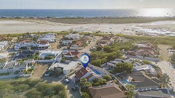 Charming Cozy Studio With Patio Near the Beach