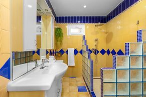 Charming Cozy Studio With Patio Near the Beach