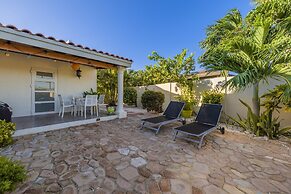 Charming Cozy Studio With Patio Near the Beach